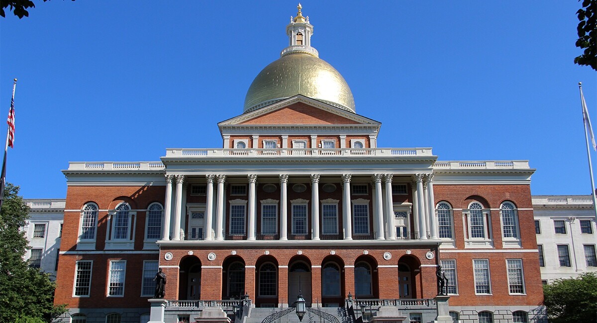 Medible review massachusetts regulators to begin taking applications for cannabis businesses in april