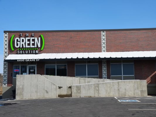 Medible review this colorado dispensary has a 270 degree viewing window into its grow 12