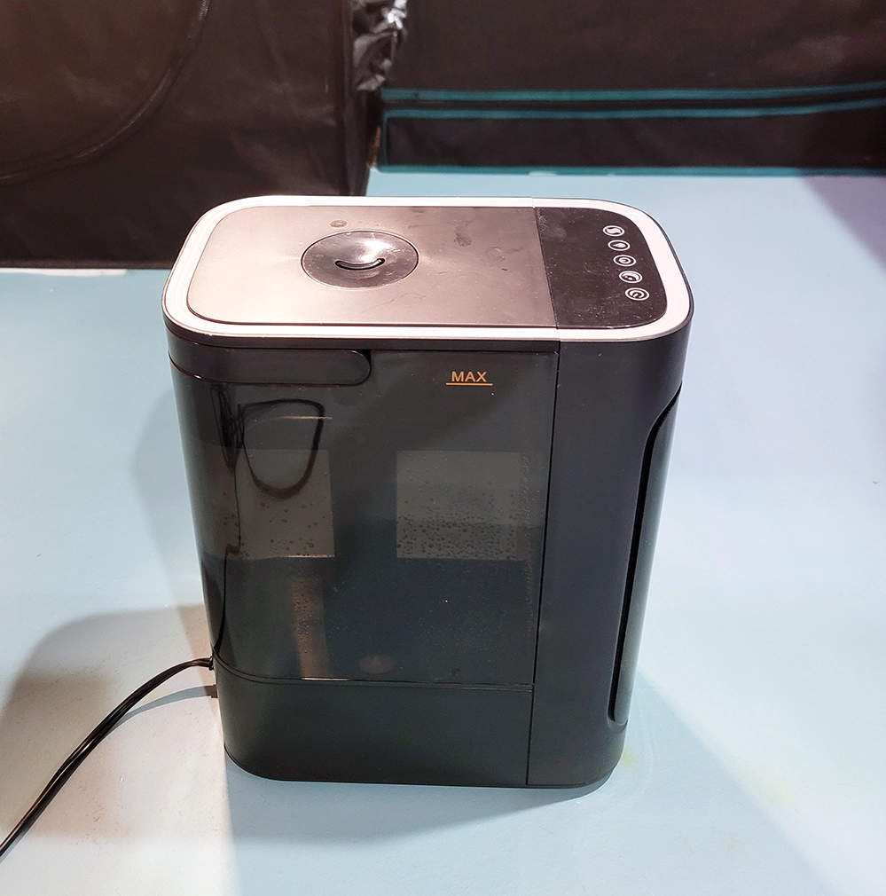 Spider Farmer cool mist humidifier with remote control